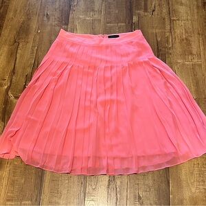 Ann Taylor skirt size 12, NWT, Pink/mauve, pleated and lined.